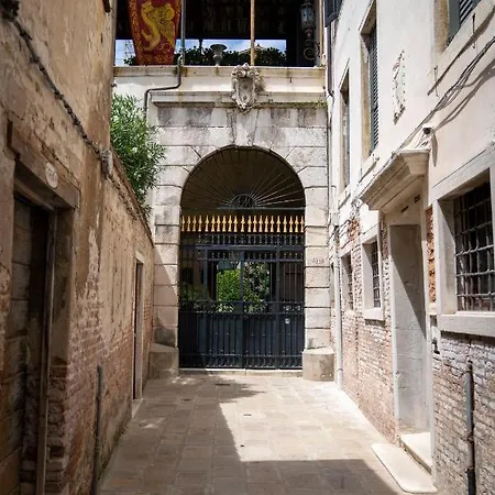 Daire Mocenigo Grand Canal Luxury Venedik